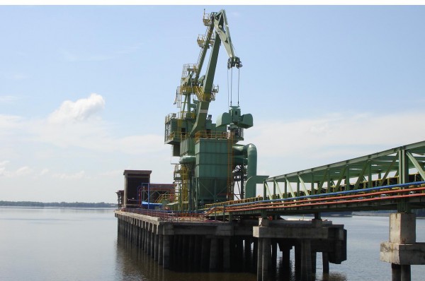 Cảng nhập nguyên vật liệu phục vụ Trung tâm nhiệt điện Quảng Trạch I